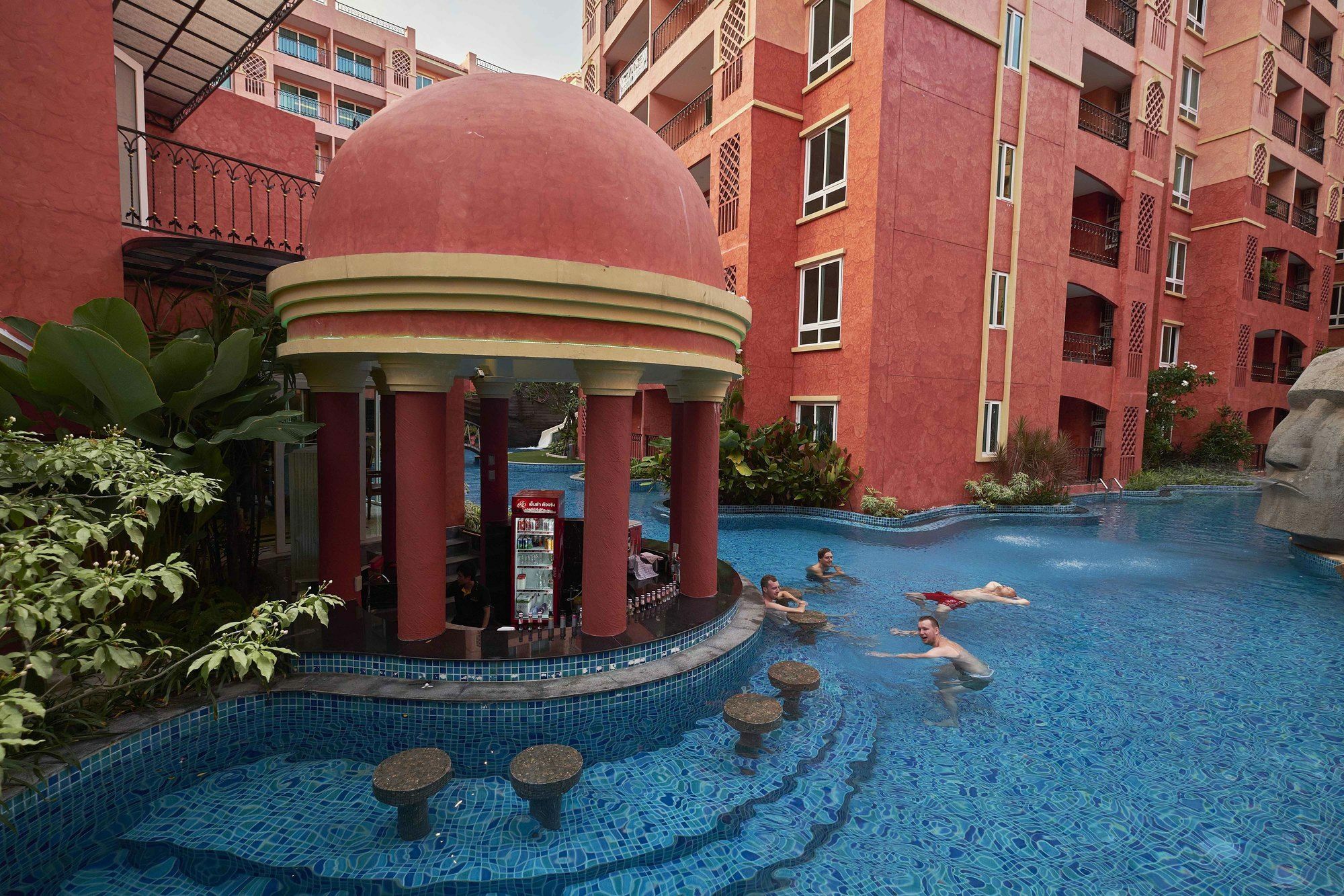 Sonia Residence - Sha Extra Plus Pantai Jomtien Bagian luar foto