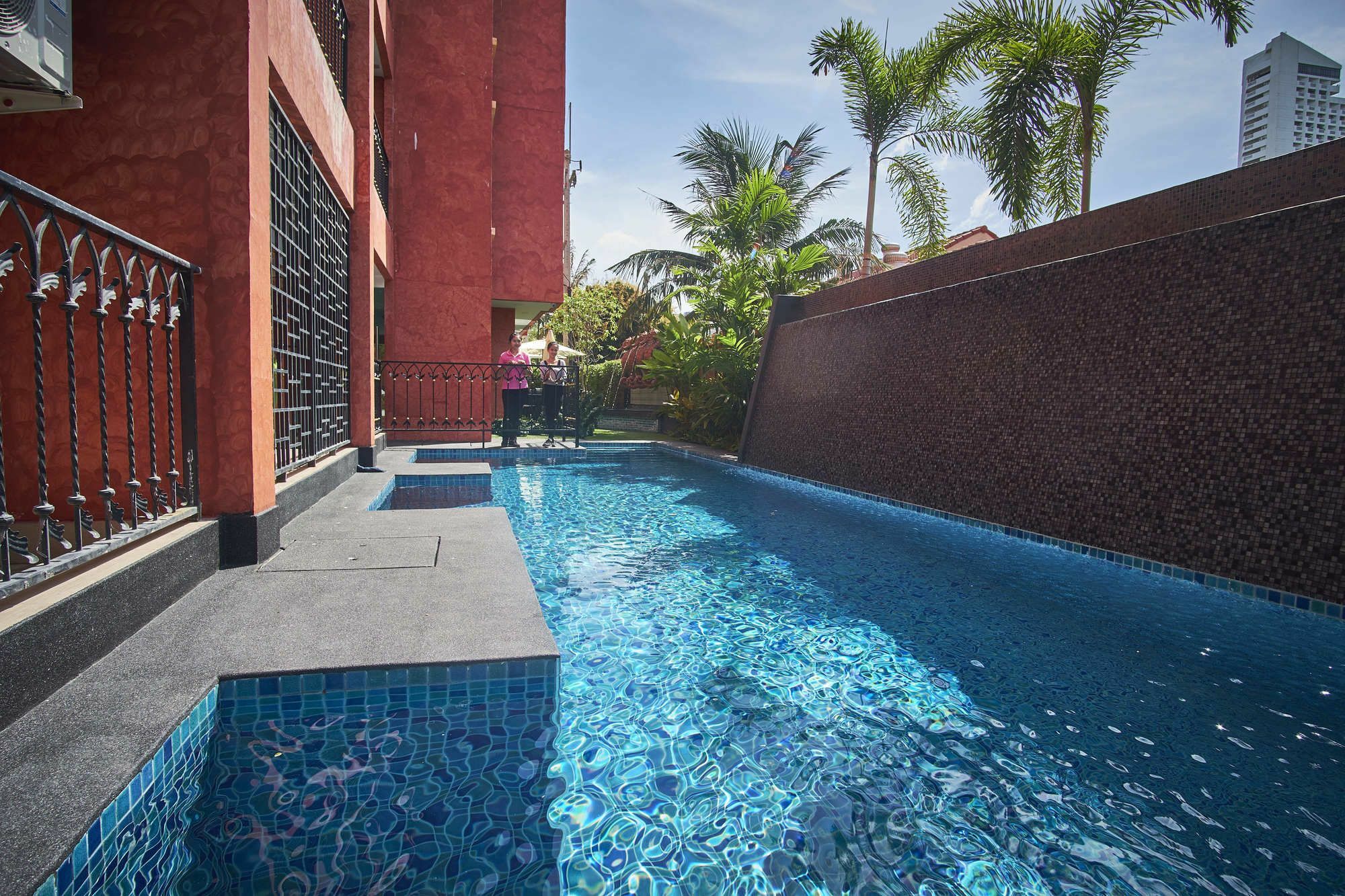 Sonia Residence - Sha Extra Plus Pantai Jomtien Bagian luar foto